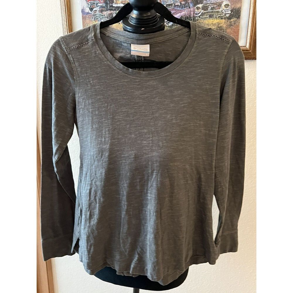 Columbia Shirt Womens Small Long Sleeve Embellished Shoulders and Back 258